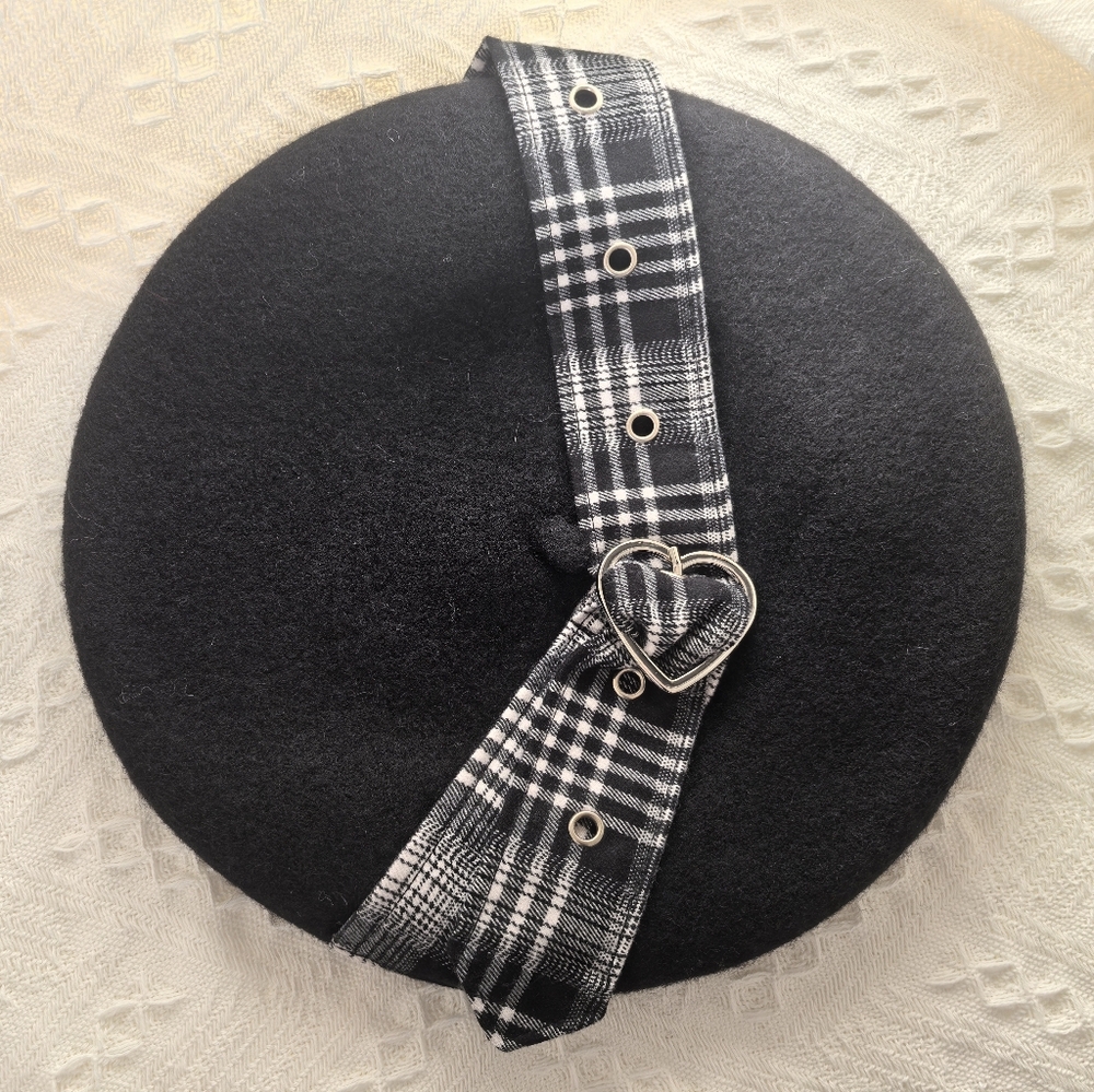 Stylish Black Beret with Plaid Strap